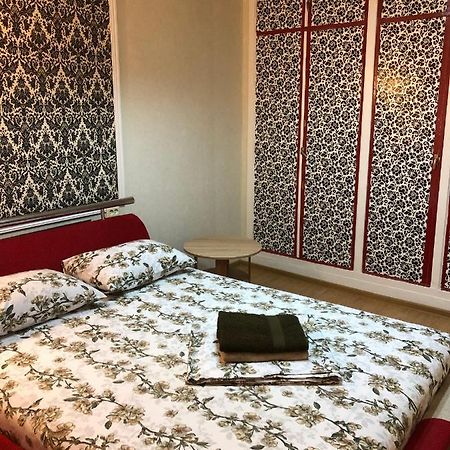 Kyiv Apartment In Pechersk On Oleksandra Kopylenko ภายนอก รูปภาพ