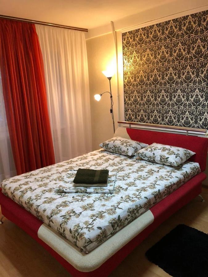 Kyiv Apartment In Pechersk On Oleksandra Kopylenko ภายนอก รูปภาพ